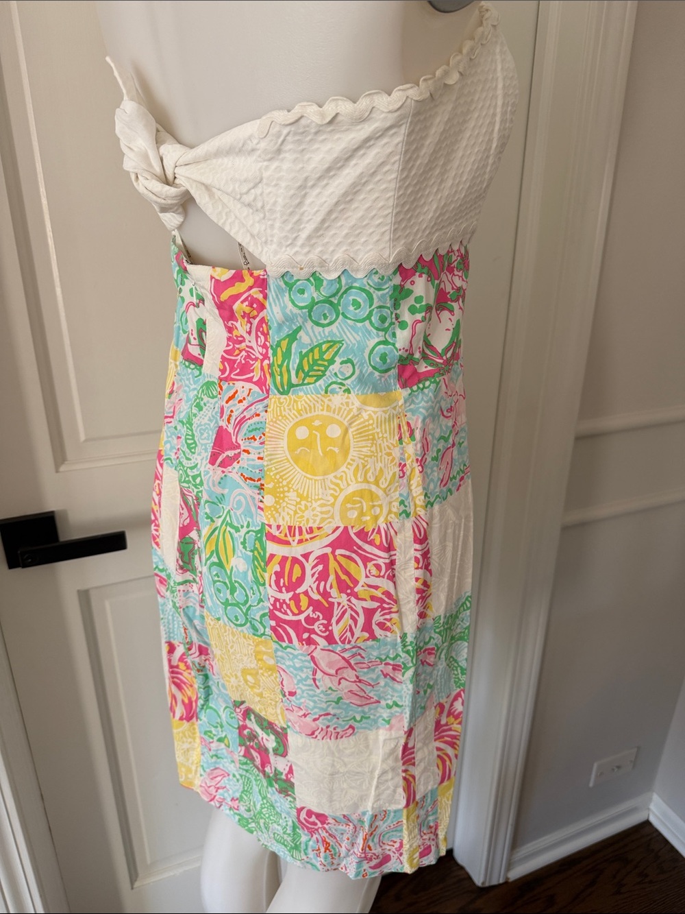 Lilli Pulitzer woman’s   dress - White with Pink, Yellow & Aqua Sz 6